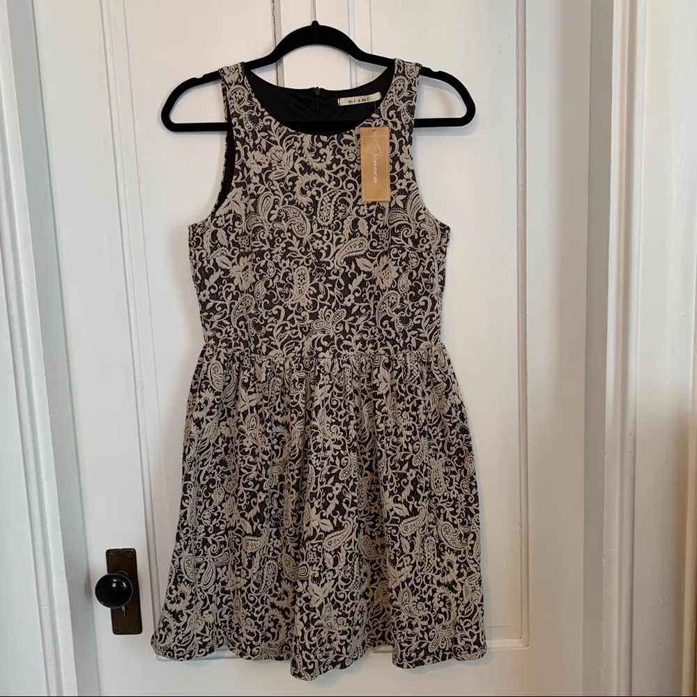 Miami sleeveless dress size medium NWT